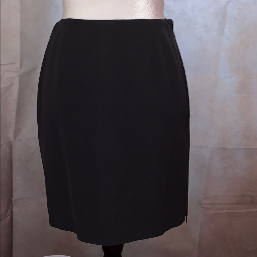 Emporio Armani Black Lined Skirt with Side Zipper